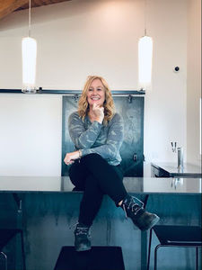 Meet your Posher, Ladonna